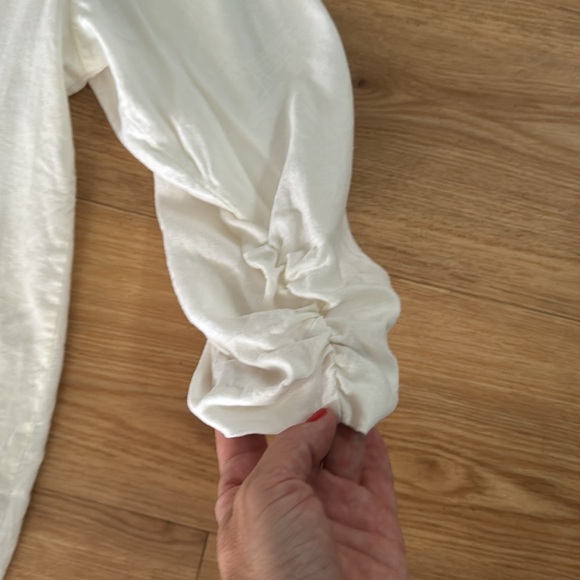 Torrid Women's White Lightweight Blazer Ruched Sleeves 2X Casual Neutral Plus - Picture 4 of 6